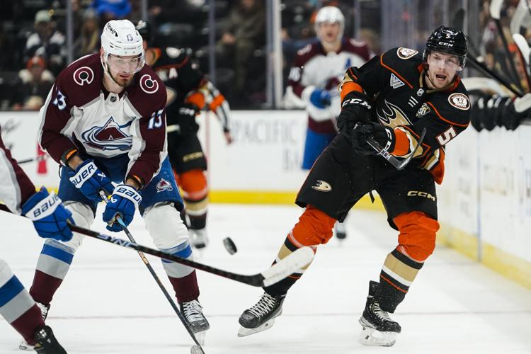 Leo Carlsson n'aide pas l'équipe à battre à nouveau l' Colorado Avalanche